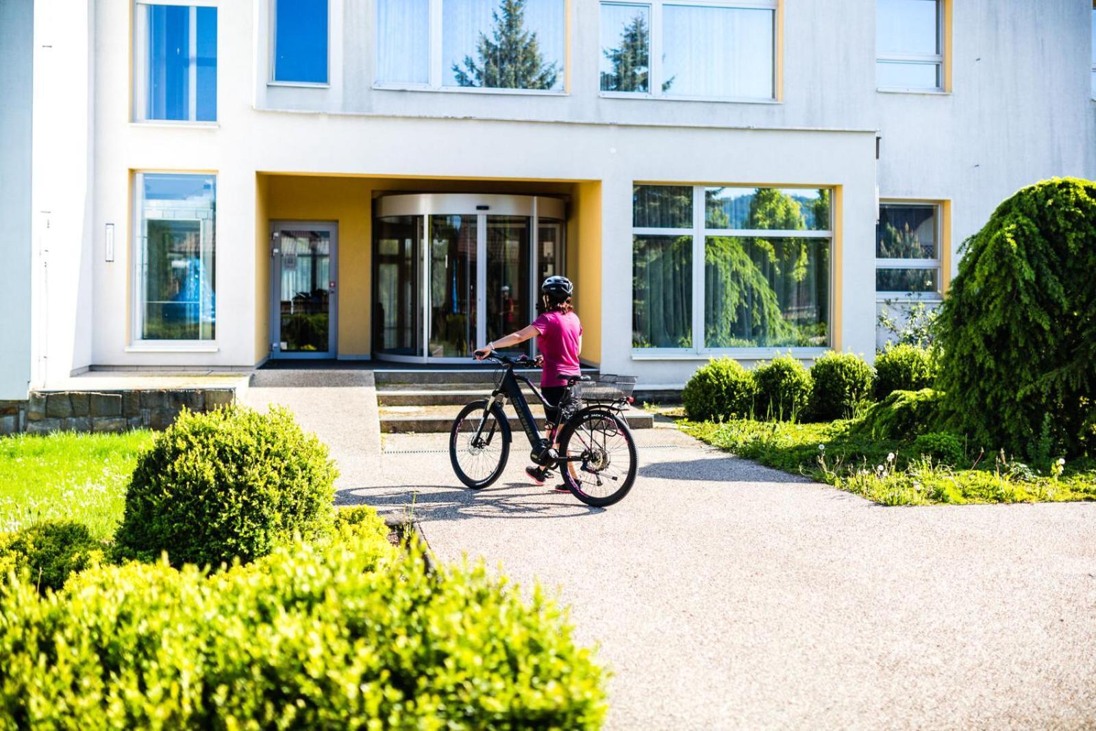 Lazensky A Wellness Hotel Nivamare Luhačovice Екстериор снимка