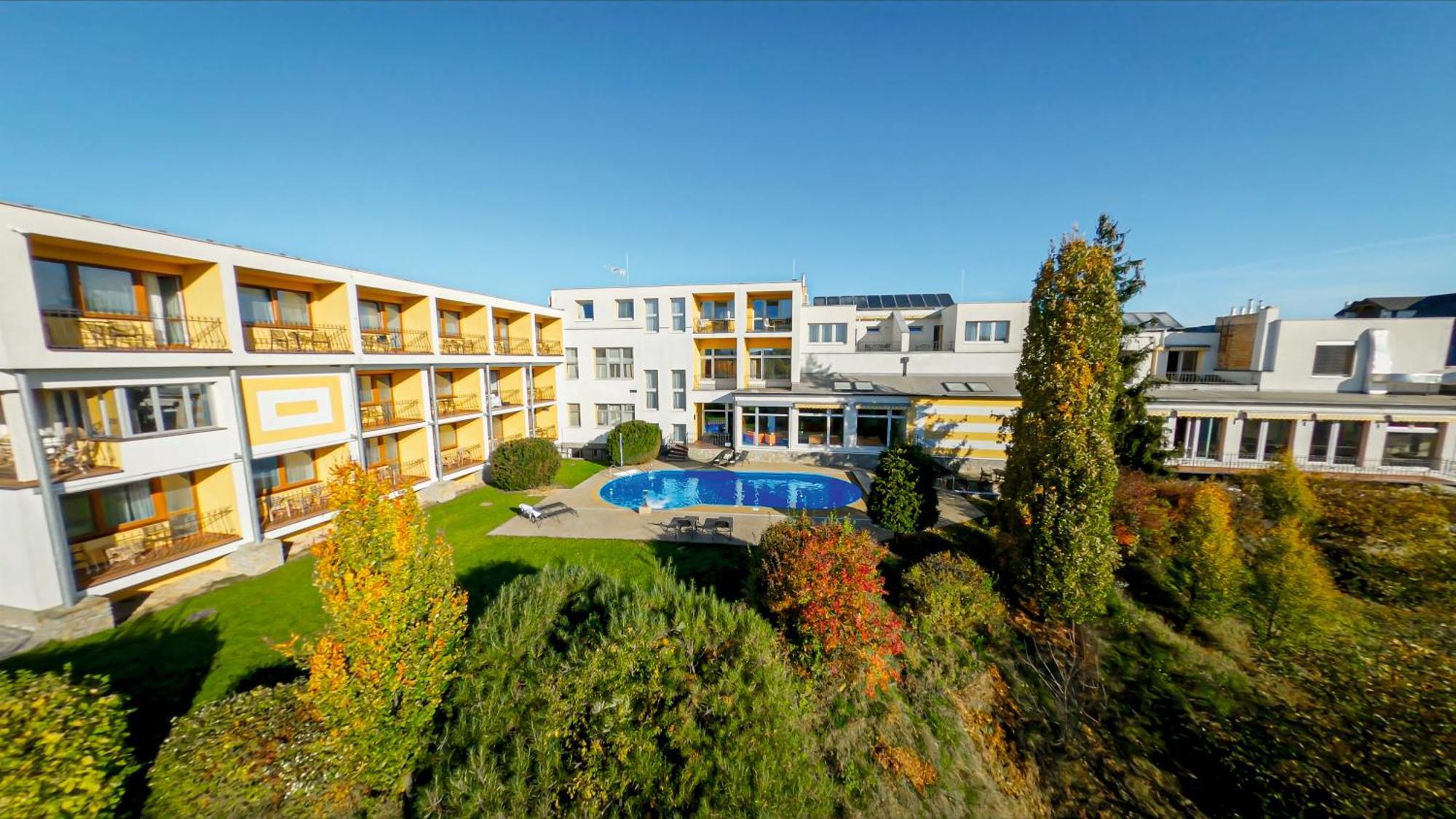 Lazensky A Wellness Hotel Nivamare Luhačovice Екстериор снимка