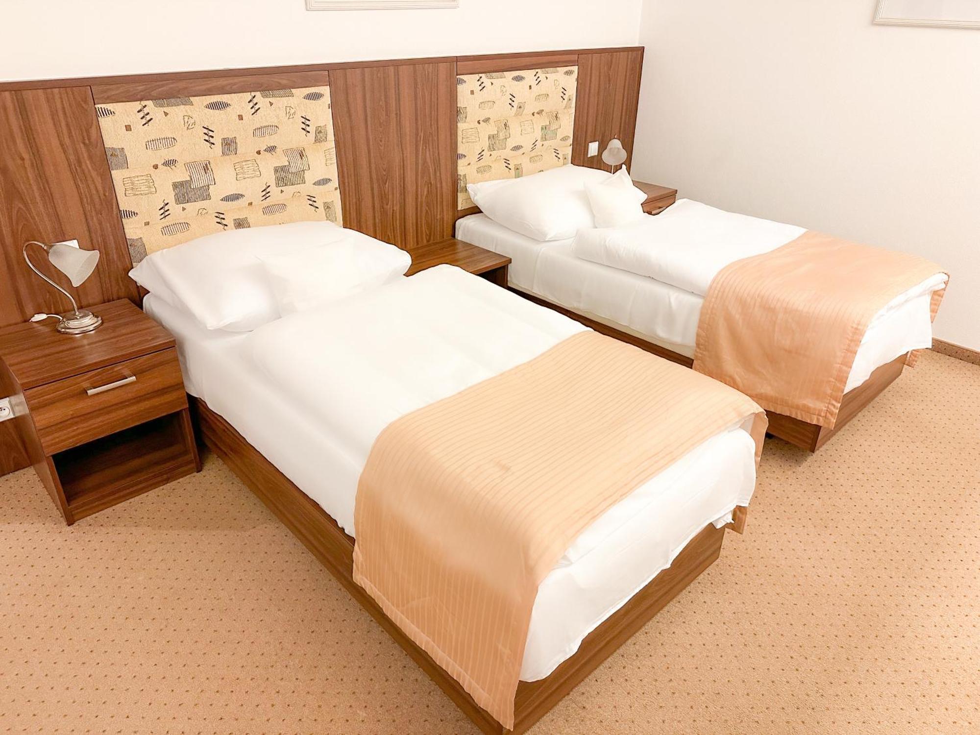 Lazensky A Wellness Hotel Nivamare Luhačovice Екстериор снимка