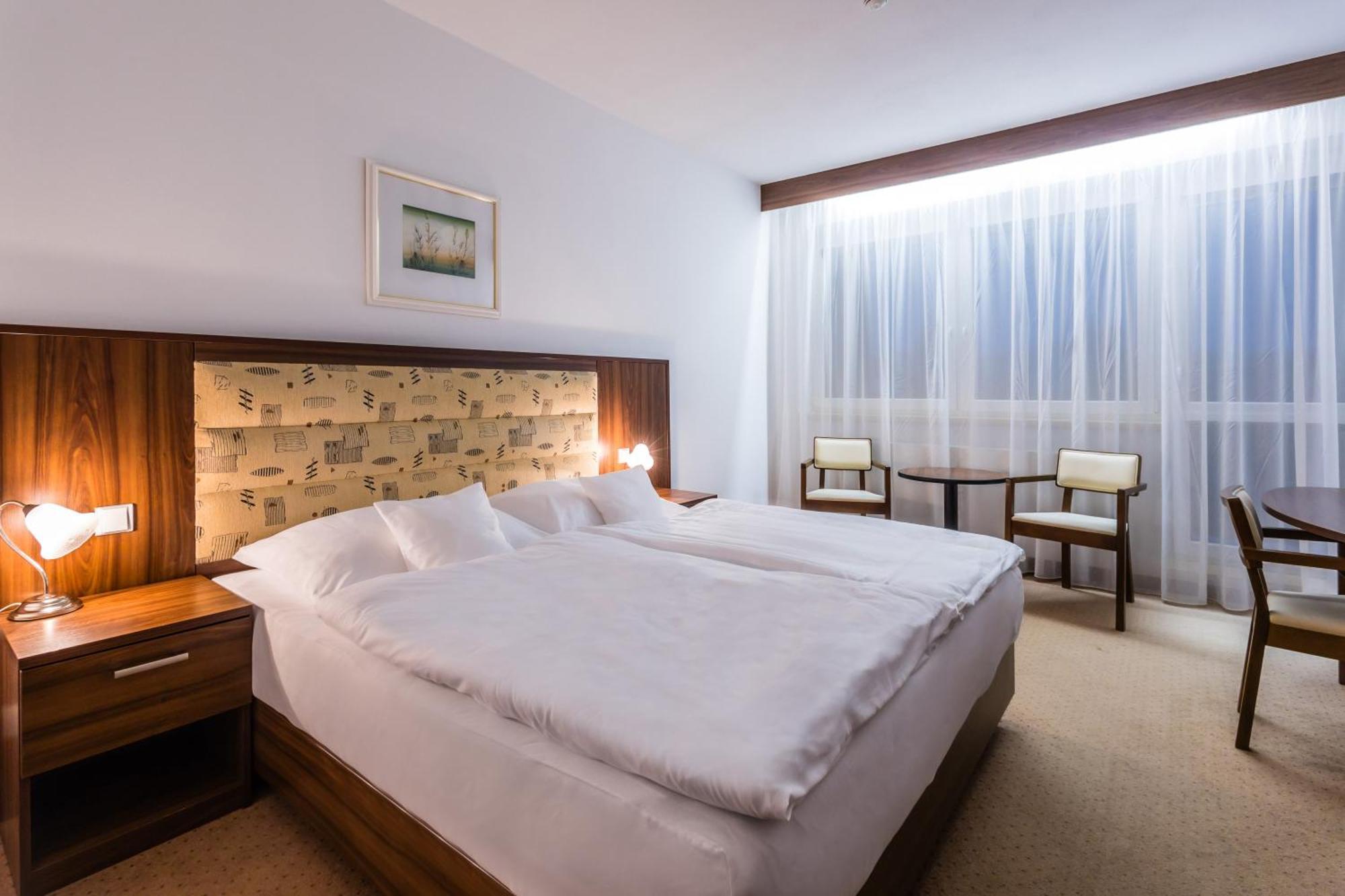 Lazensky A Wellness Hotel Nivamare Luhačovice Екстериор снимка