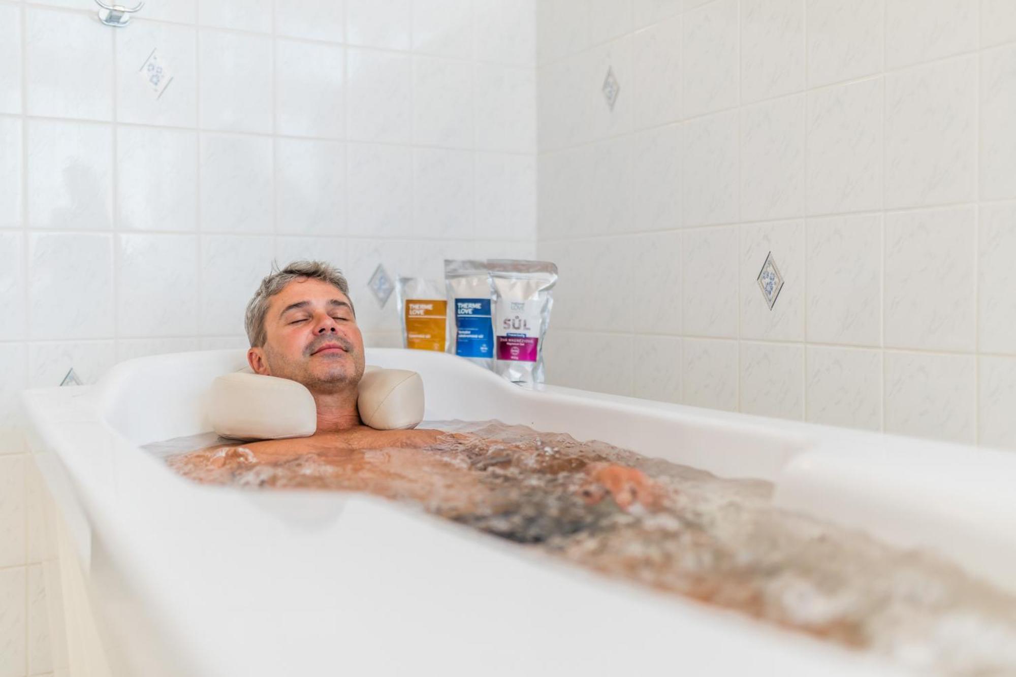 Lazensky A Wellness Hotel Nivamare Luhačovice Екстериор снимка